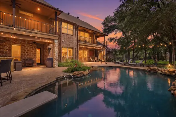 8220 Plum Creek Trail, Burleson, TX 76028