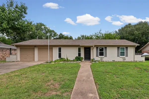 1005 Keller Avenue, Benbrook, TX 76126