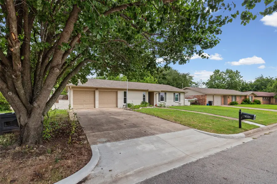 1005 Keller Avenue, Benbrook, TX 76126 - #3