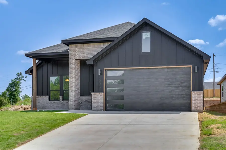 5225 Humbert Avenue, Fort Worth, TX 76107 - #2