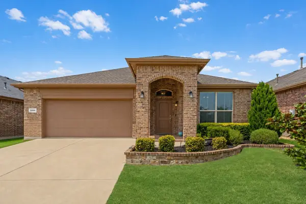 5044 Sugarcane Lane, Fort Worth, TX 76179