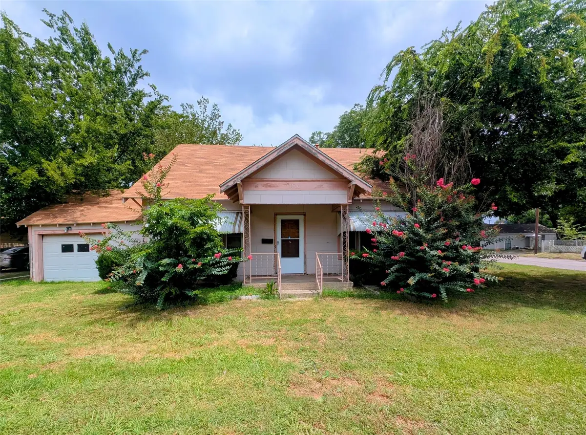 1000 N Morris Street, Gainesville, TX 76240 - #1