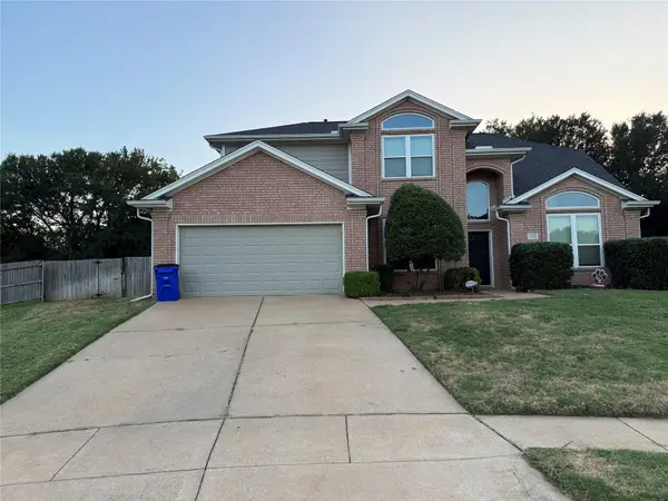 901 Tennison Drive, Euless, TX 76039