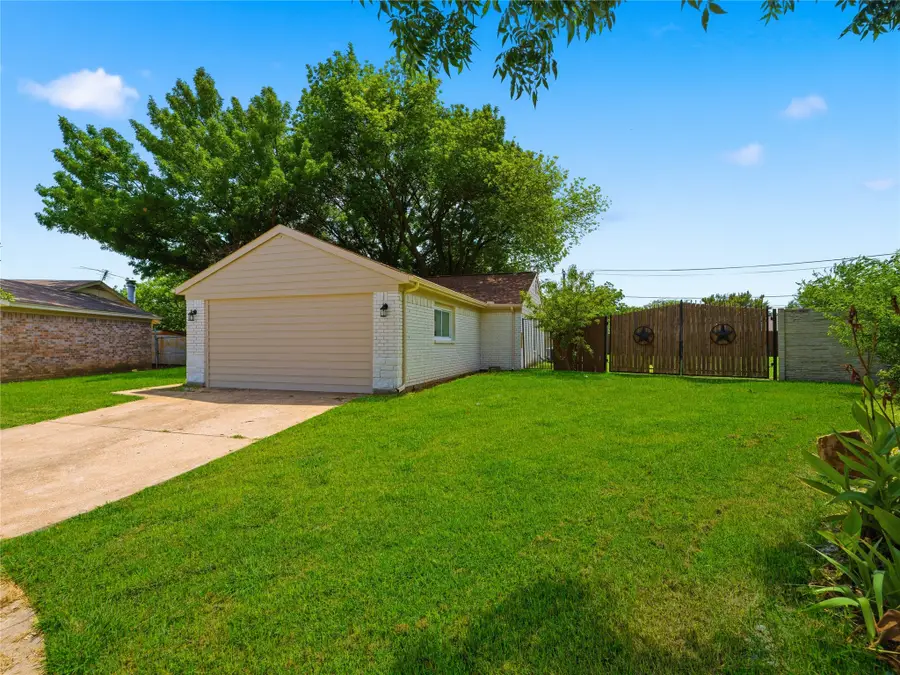 6400 Patino Court, Watauga, TX 76148 - #2