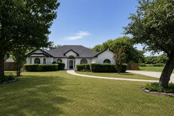 214 Pearly Top Drive, Glenn Heights, TX 75154