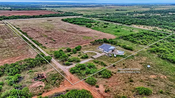 2563 Raymond Edwards Road, Henrietta, TX 76365