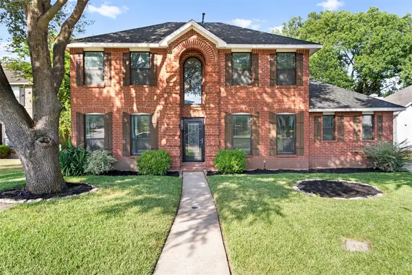 404 Lemontree Lane, DeSoto, TX 75115