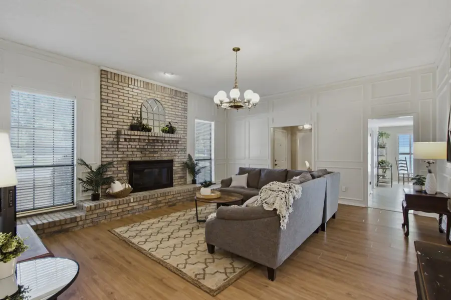 2940 S Creekwood Drive, Grapevine, TX 76051 - #2