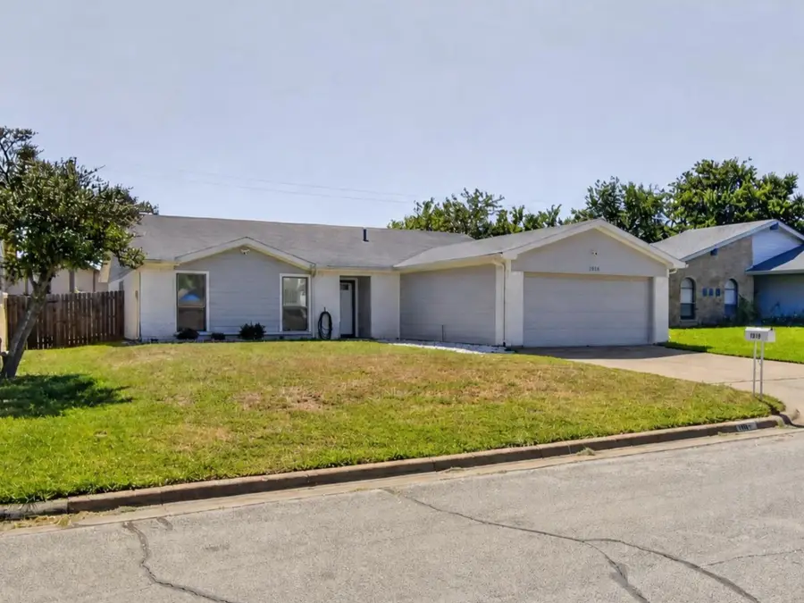 1915 Lavon Creek Lane, Arlington, TX 76006 - #2