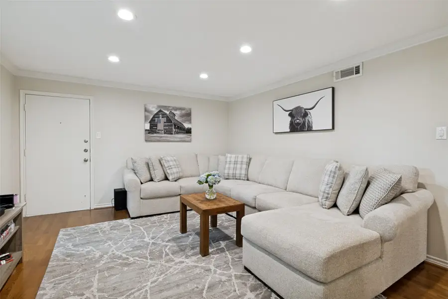5832 Sandhurst Lane #B, Dallas, TX 75206 - #2