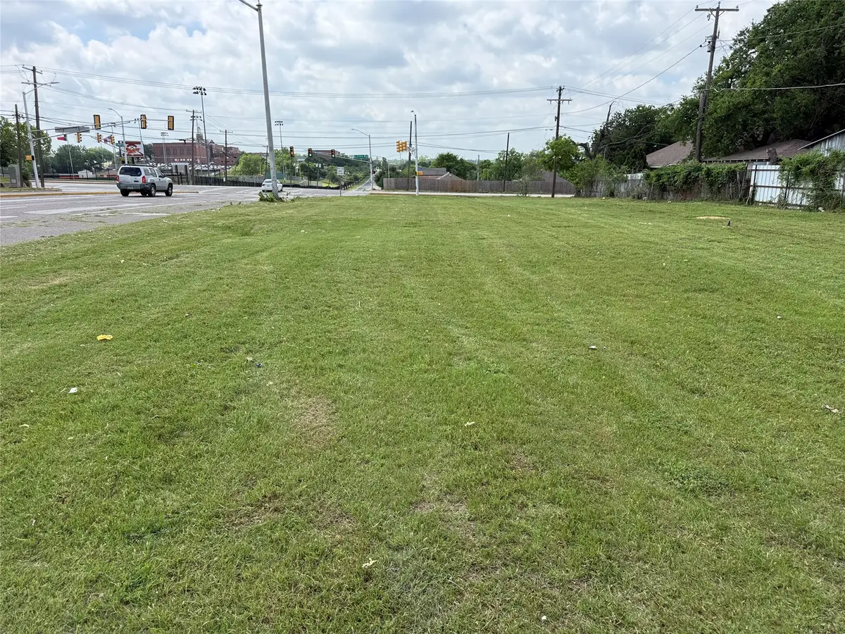 2557 E Vickery Boulevard, Fort Worth, TX 76105 - #1
