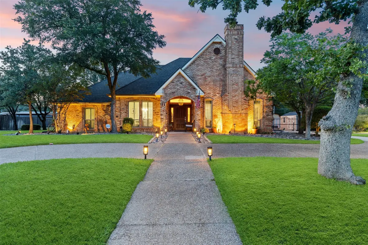 809 Shady Creek Drive, Kennedale, TX 76060 - #1