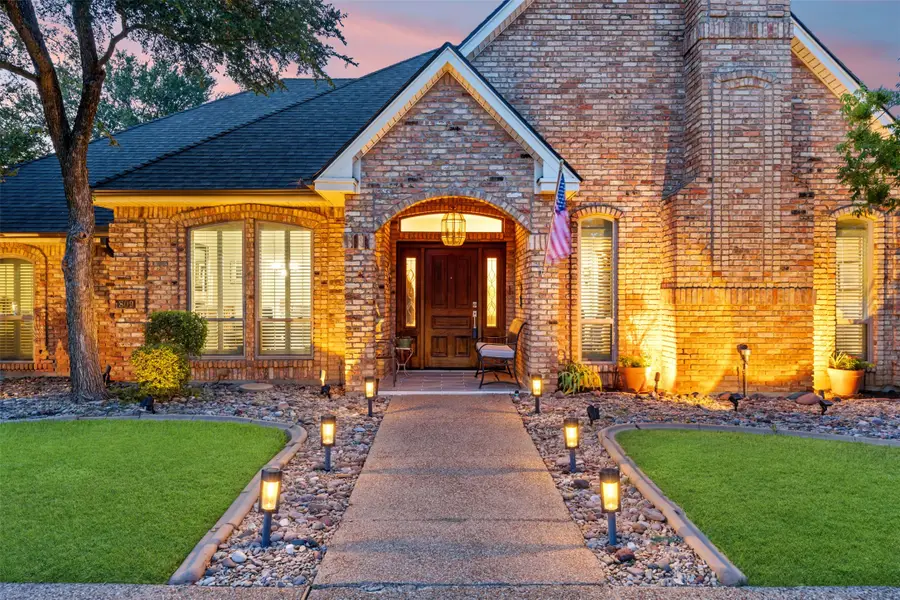 809 Shady Creek Drive, Kennedale, TX 76060 - #2