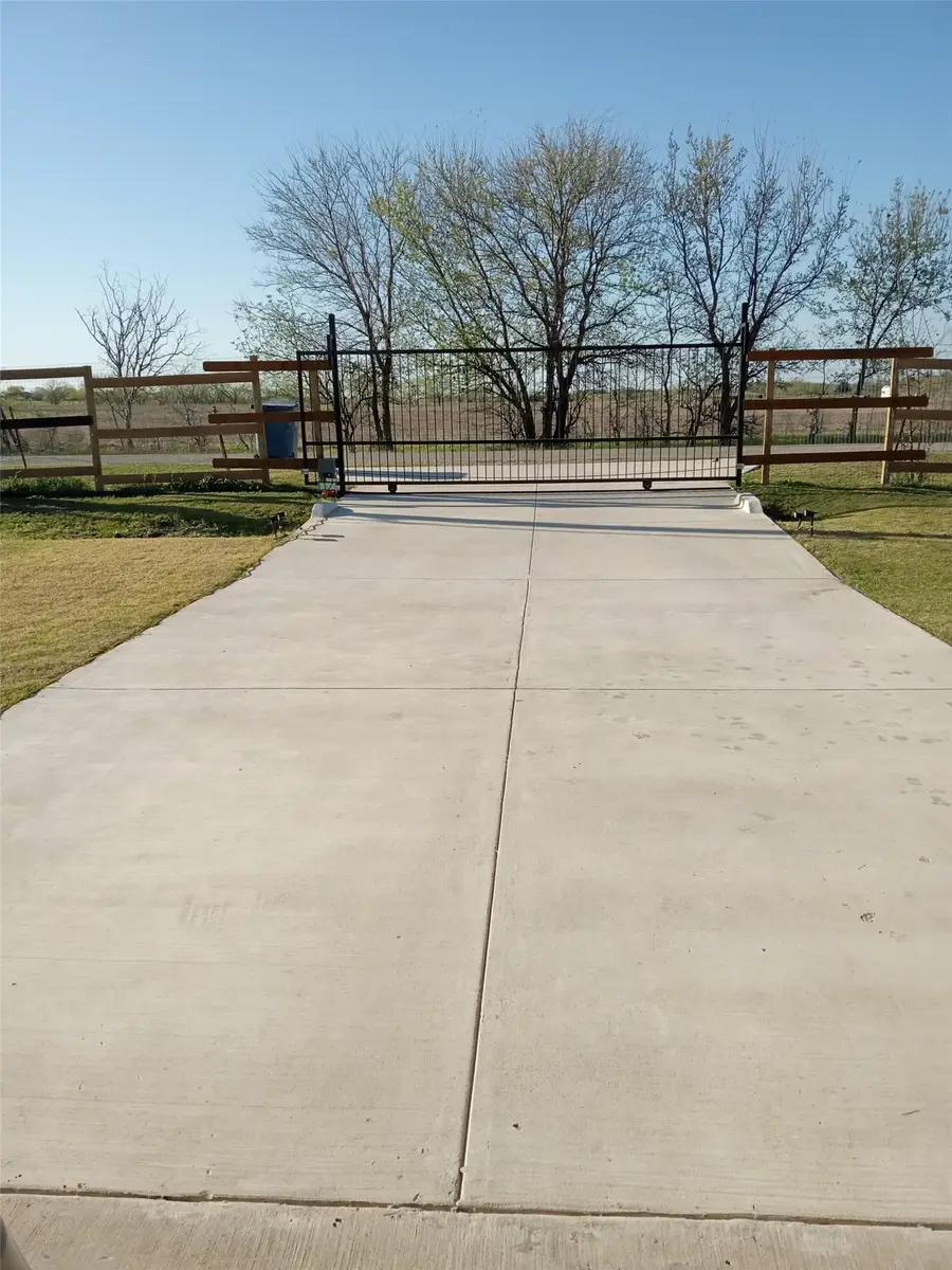 750 Section House Road, Ennis, TX 75119 - #3