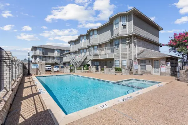 1325 Speight Avenue, Waco, TX 76706