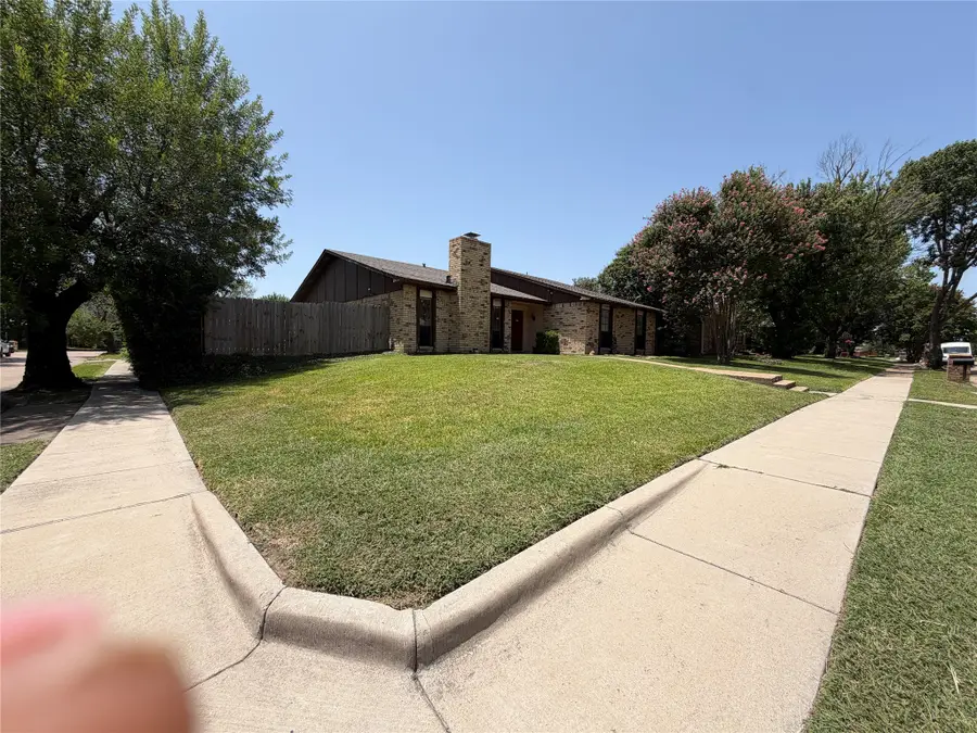 413 Hemlock Drive, Grand Prairie, TX 75052 - #3