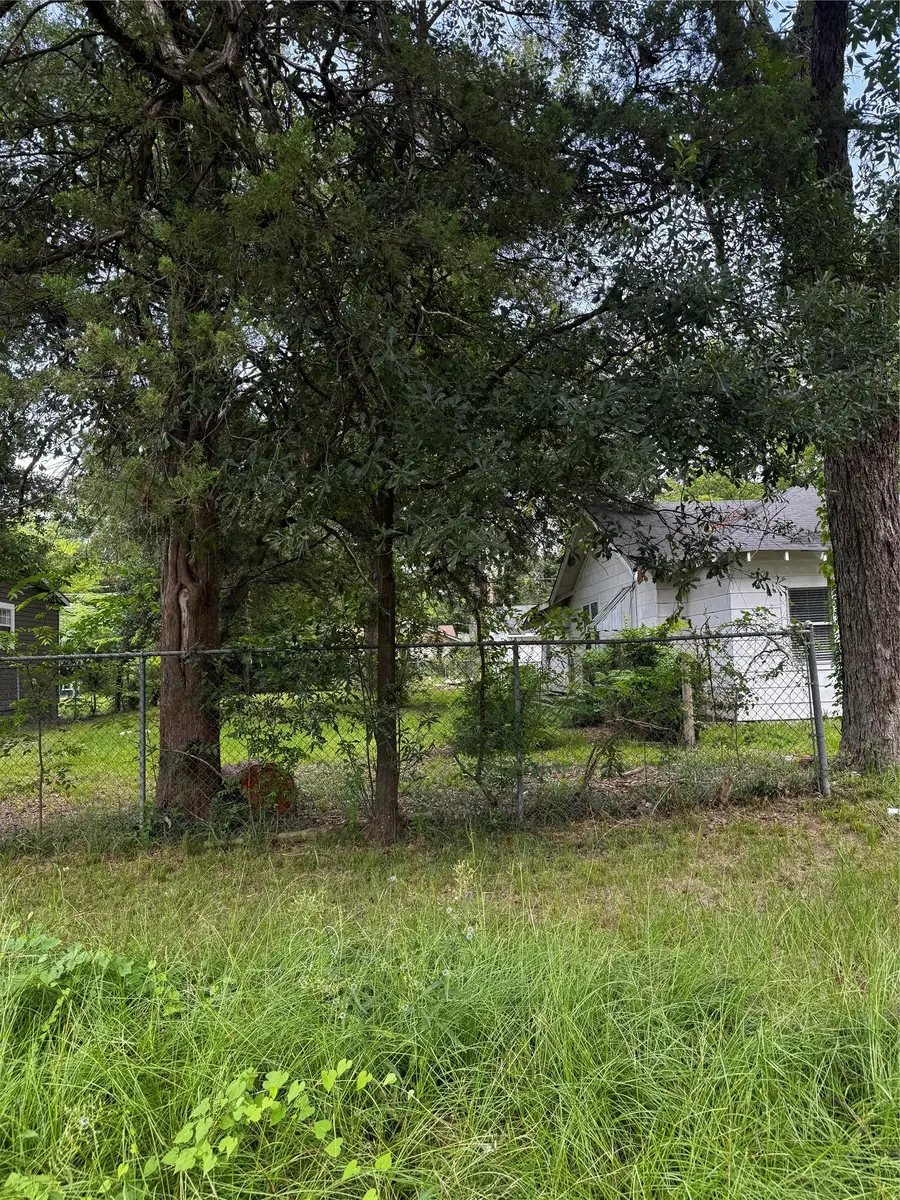 2636 Lindholm Street, Shreveport, LA 71108 - #2