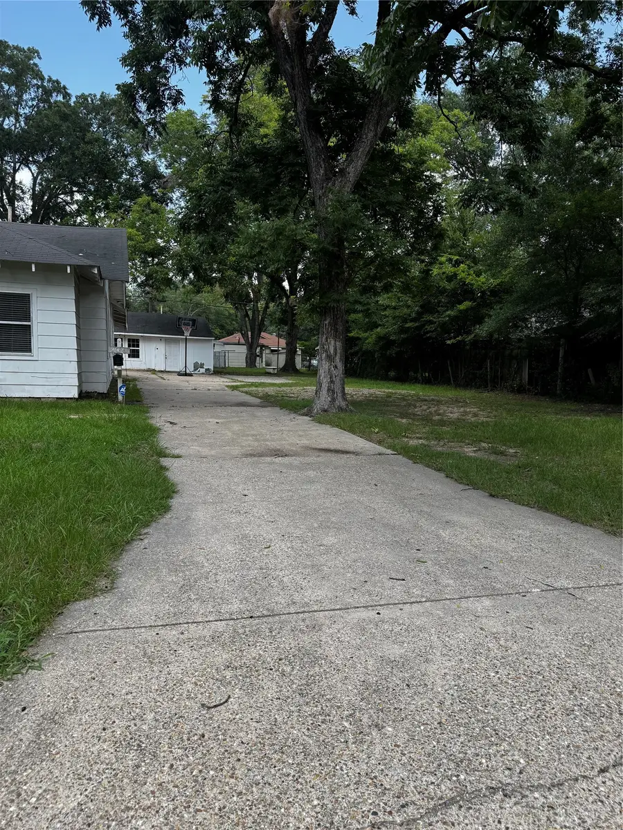 2636 Lindholm Street, Shreveport, LA 71108 - #3