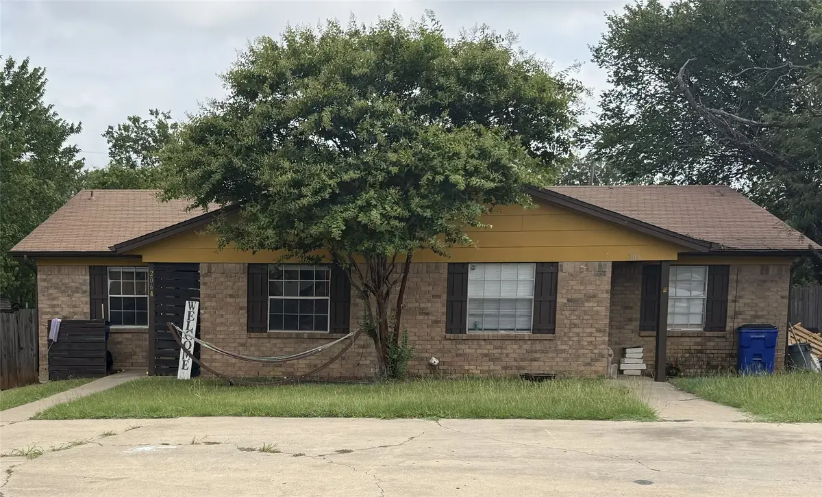 206 Pine Meadow Drive, Kennedale, TX 76060 - #1