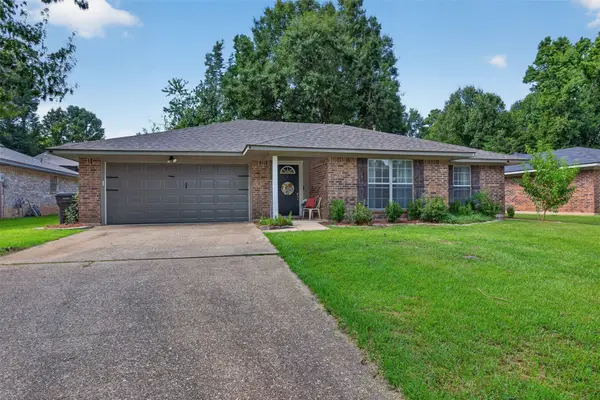 8518 Hollow Bluff Drive, Haughton, LA 71037
