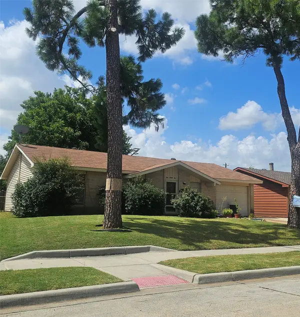 1032 Springwood Drive, Lewisville, TX 75067