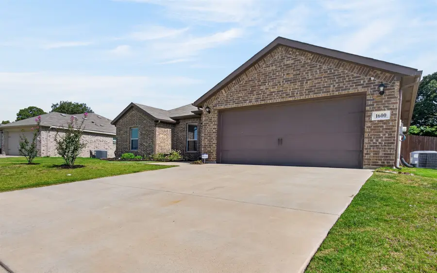 1600 Glade Meadows Drive, Burleson Joshua, TX 76058 - #2