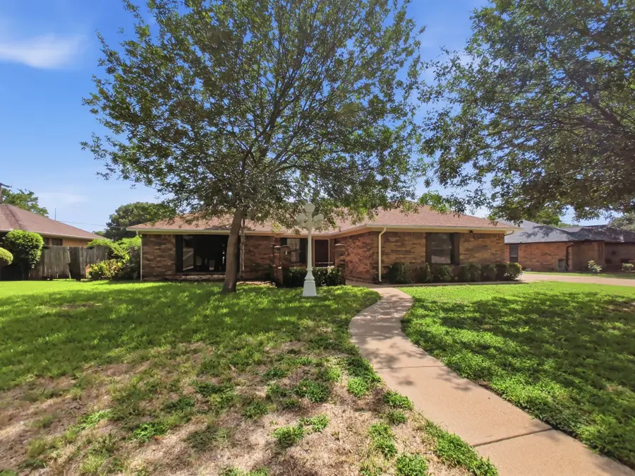 812 Ridgeview Drive, Burleson, TX 76028 - #2