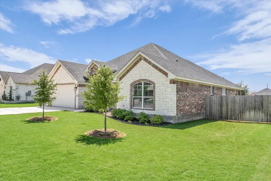 820 Secretariat Drive, Hewitt, TX 76643 - #3