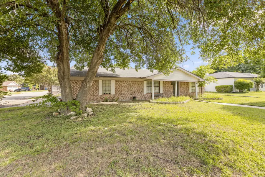 304 Childers Avenue, Benbrook, TX 76126 - #3