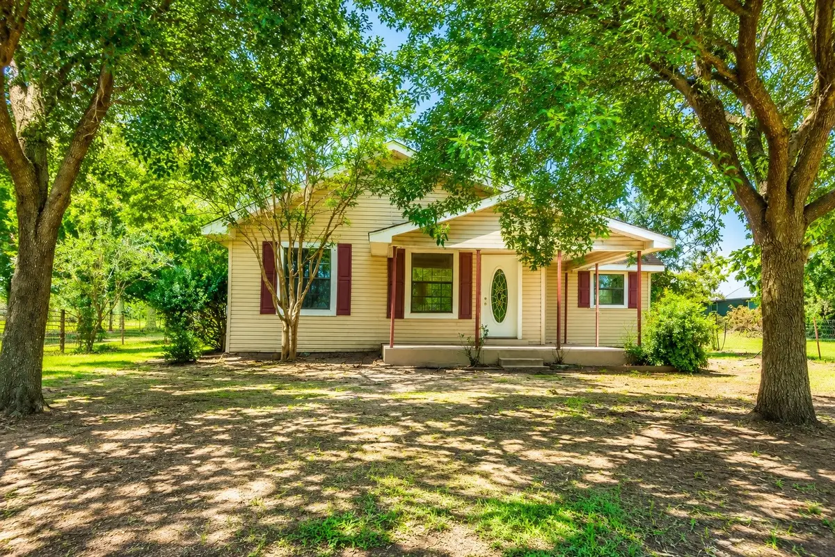 801 S Sutton Street, Mabank, TX 75147 - #1
