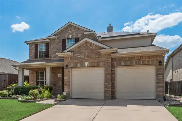 306 Salsbury Drive, Euless, TX 76040