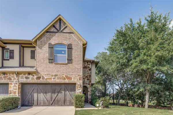 1017 Brook Hollow Drive, Euless, TX 76039