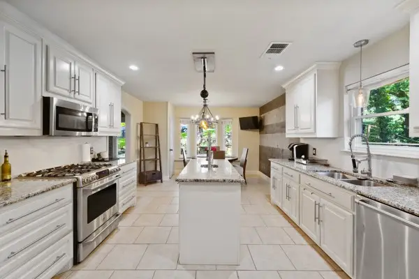1806 Old Oak Drive, Arlington, TX 76012 - #2
