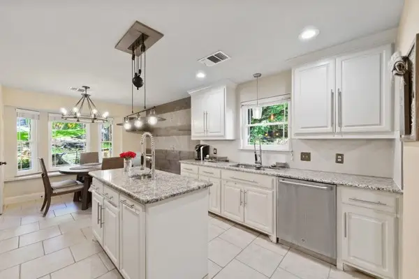 1806 Old Oak Drive, Arlington, TX 76012 - #3