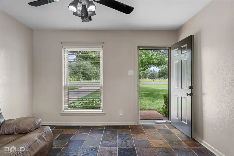 366 Warriner Avenue, Shreveport, LA 71107 - #3