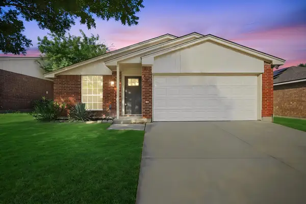 522 Berryhill Drive, Mansfield, TX 76063