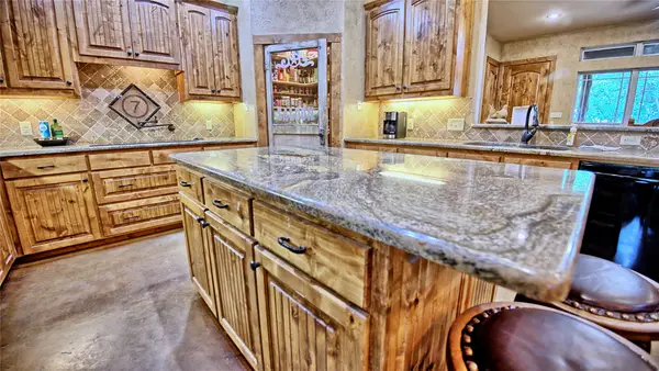 4509 Lazy E Road, St Jo, TX 76265