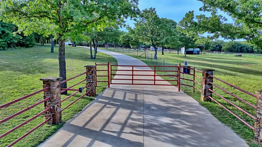 4509 Lazy E Road, Saint Jo, TX 76265 - #2