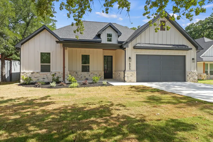 605 N Stewart Street, Azle, TX 76020 - #2