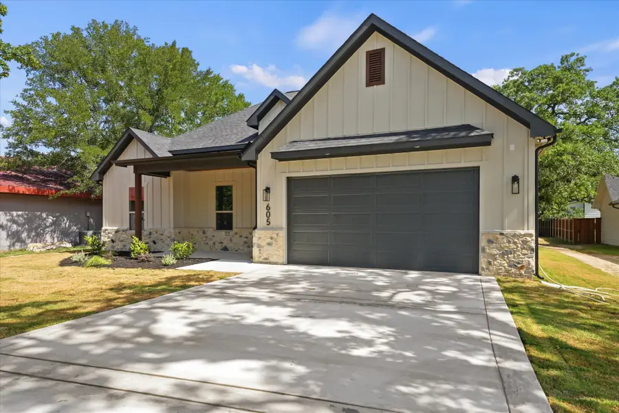 605 N Stewart Street, Azle, TX 76020 - #3