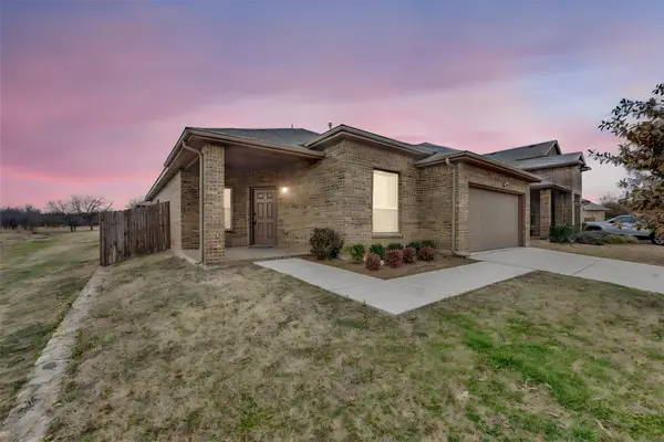 144 Creek Terrace Drive, Saginaw, TX 76131