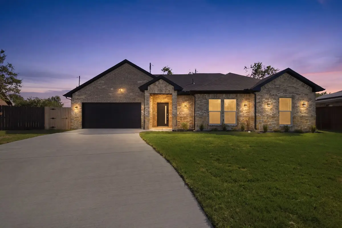 1038 Barton Avenue, Glenn Heights, TX 75154 - #1
