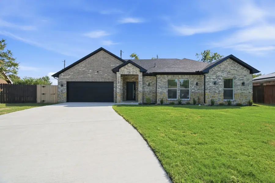 1038 Barton Avenue, Glenn Heights, TX 75154 - #2