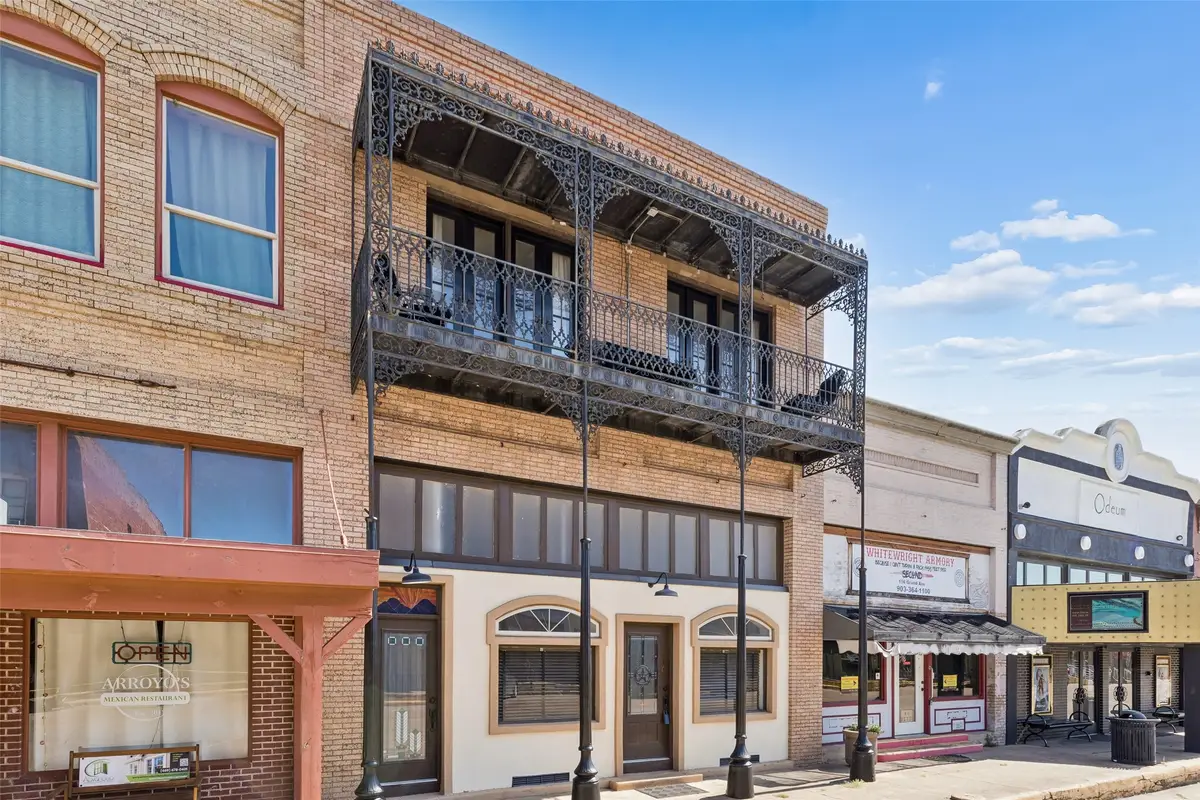 118 W Grand Street, Whitewright, TX 75491 - #1