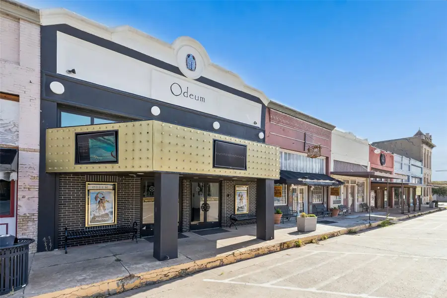 118 W Grand Street, Whitewright, TX 75491 - #2