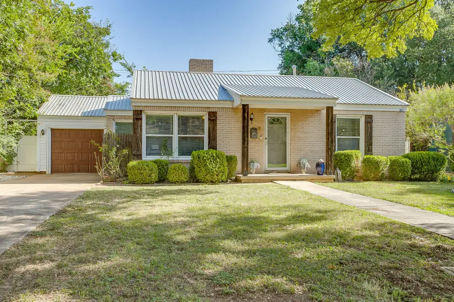 6404 Malvey Avenue, Fort Worth, TX 76116 - #2