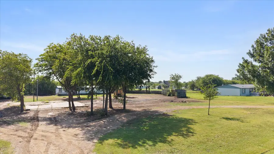 18069 Cindys Lane, Justin, TX 76247 - #2