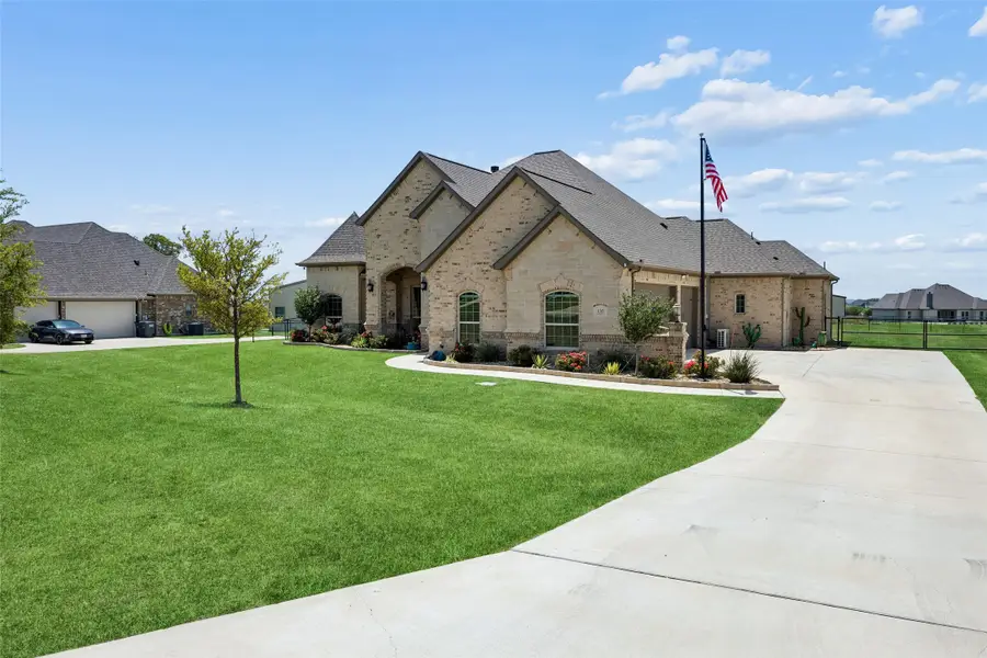 135 Stanford Lane, Springtown, TX 76082 - #2