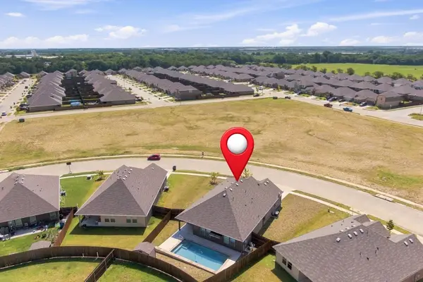1100 Canterbury Lane, Ennis, TX 75119
