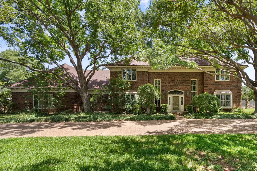 2520 Norwood Drive, Hurst, TX 76054 - #2